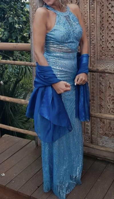 Vestido festa modelo sereia azul com brilhantes