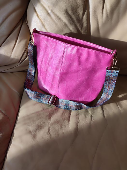 Torebki do wyboru:różowa i zielona