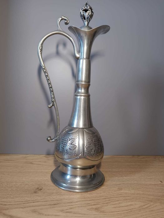 Garrafa de Vinho em Estanho 95% – A.M. Vieira