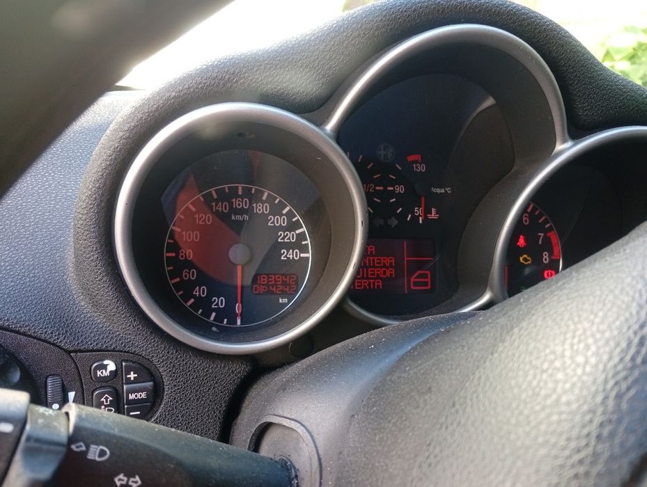 Alfa Romeo 147 em excelente estado geral, motor 1.6 de 120cv