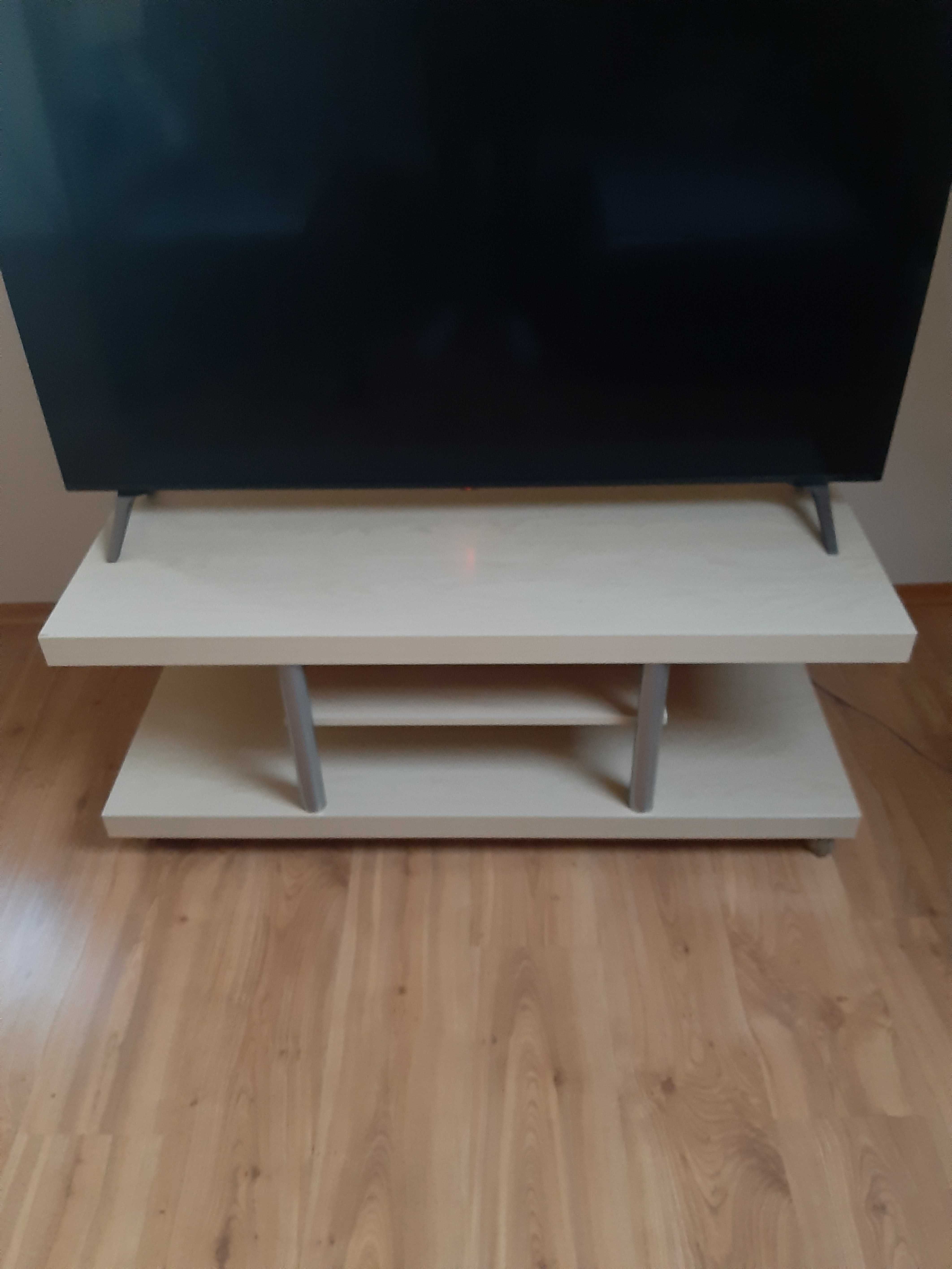 Szafka pod telewizor na kółkach