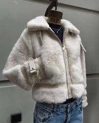 Futerko beżowe- krótkie