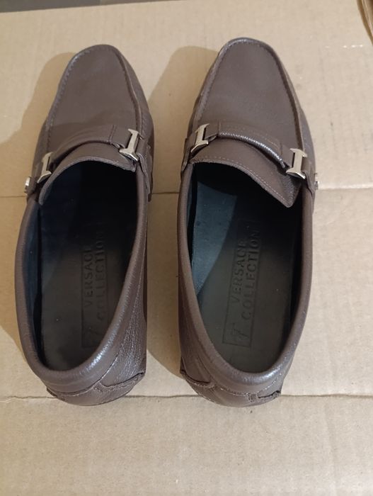 Продам туфлі Versace в гарному стані.