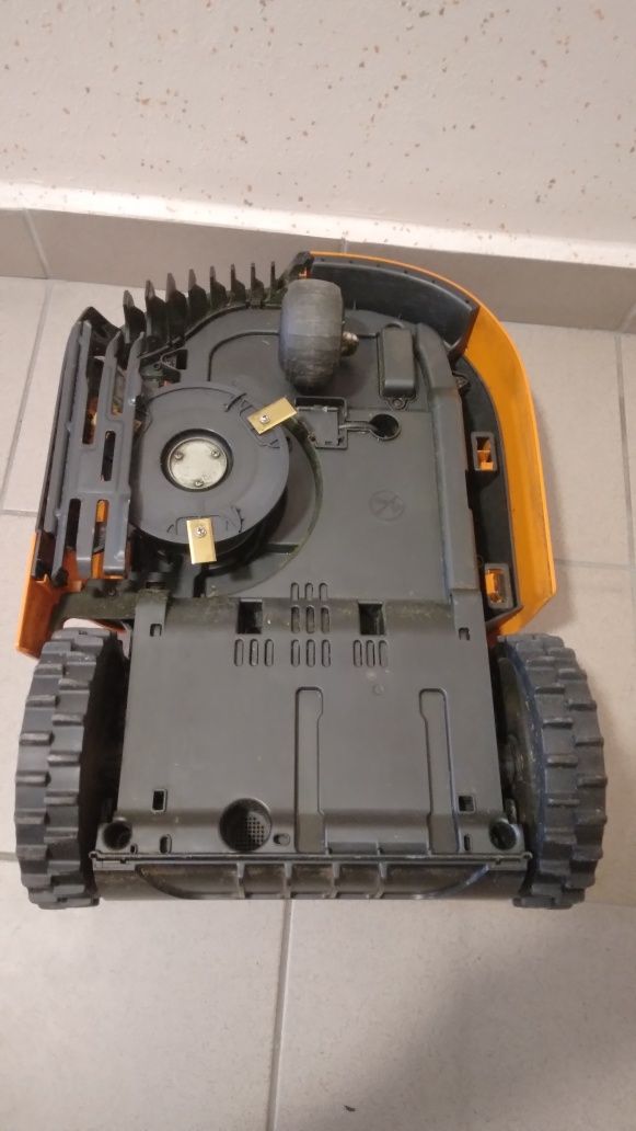 Robot koszący Worx Landroid M500 WRI4IE kosiarka samojezdna 500m² WORX