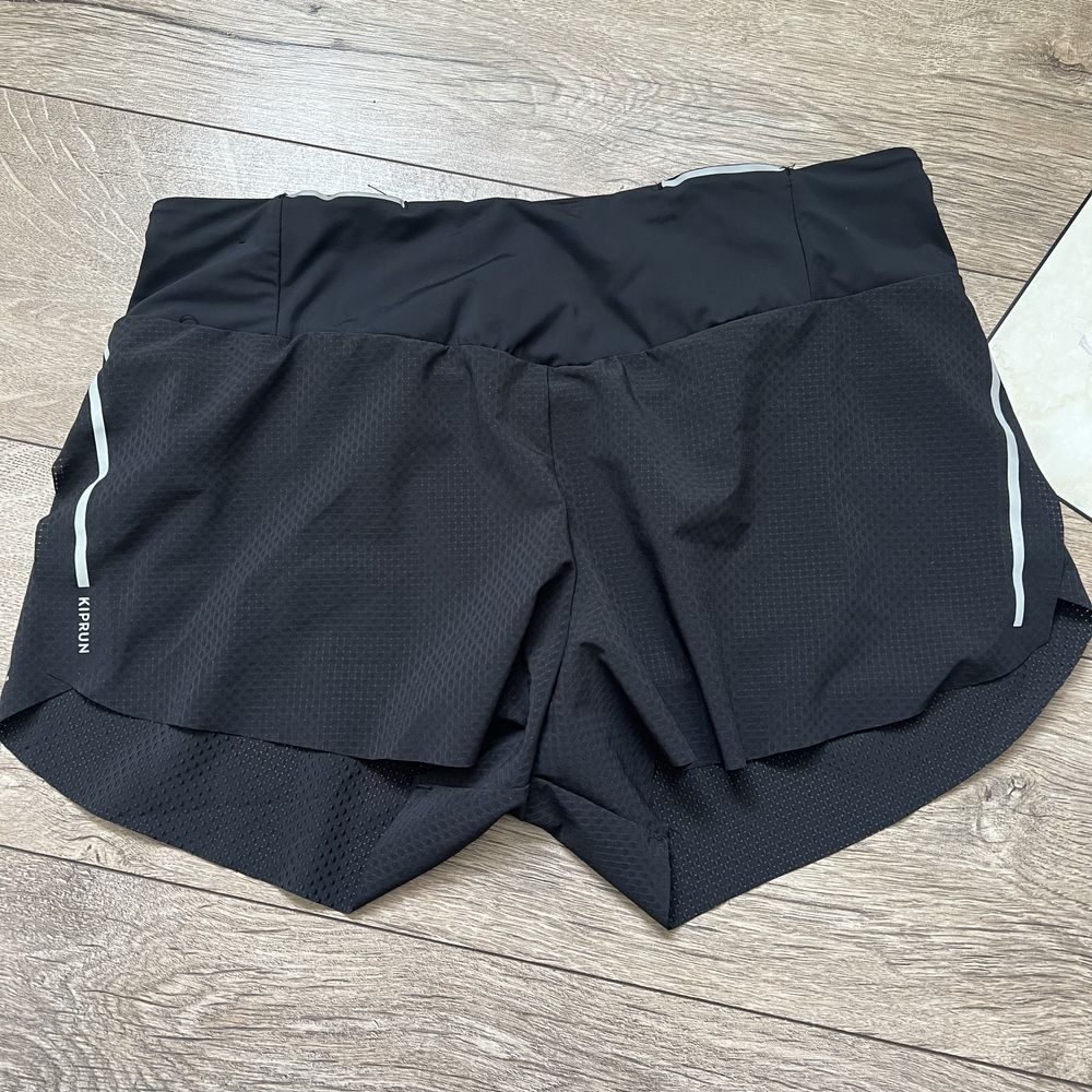 Жіночі шорти kiprun light чорні м