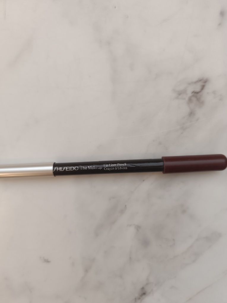 Shiseido, kredka do ust, burgund nr 8