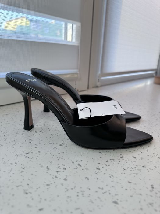 Неймовірні мюлі MANGO