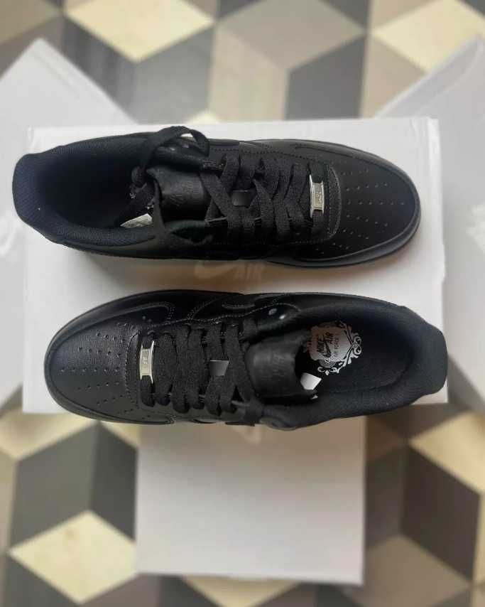 Nike Air Force 1 '07 Low Triple Black