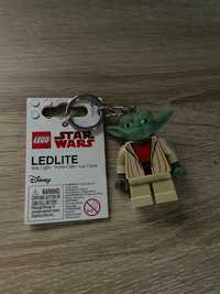 Nowy Brelok LEGO Star Wars Yoda z latarką LED