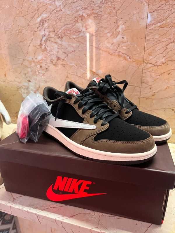 Buty do koszykówki Jordan1LowTravisScott Mocha nowy z metką R.38