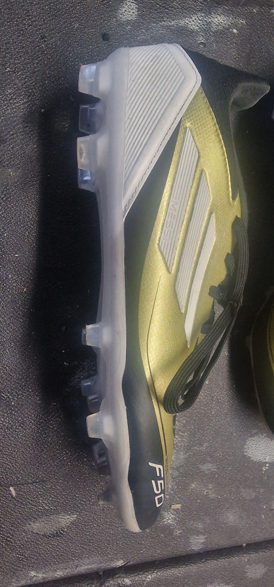 5 pares de Chuteiras Messi F50 NOVAS
