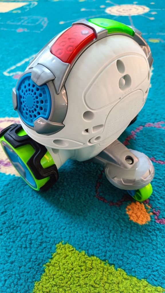 Robot fisher price movi