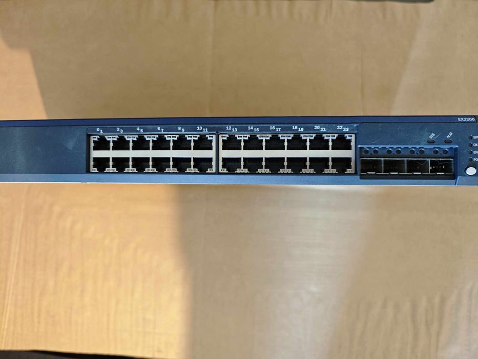 Switch juniper EX2200-24T-4G 24x1GB 4xSFP