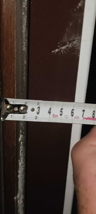 Якісні вхідні двері в гарному стані (з новобудови)