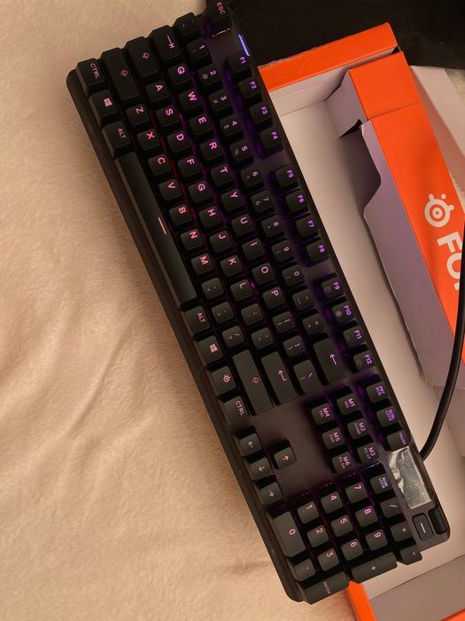 Клавіатура Steelseries Apex pro us 64626 ( вітринний зразок)