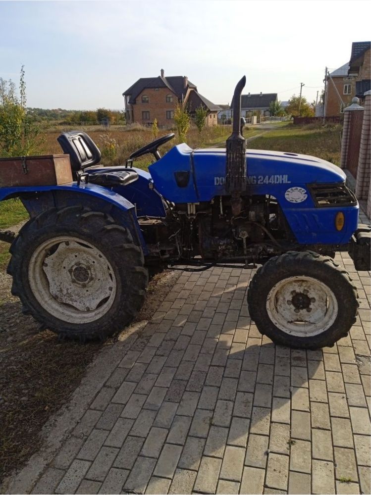 Продам трактор донг фенг 244,dong feng244