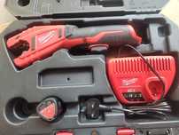Milwaukee M12 C12PC obcinak do rur+ Aku+ ładowarka