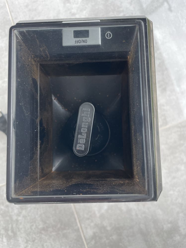 Młynek Żarbowy DeLonghi KG89 - Używany