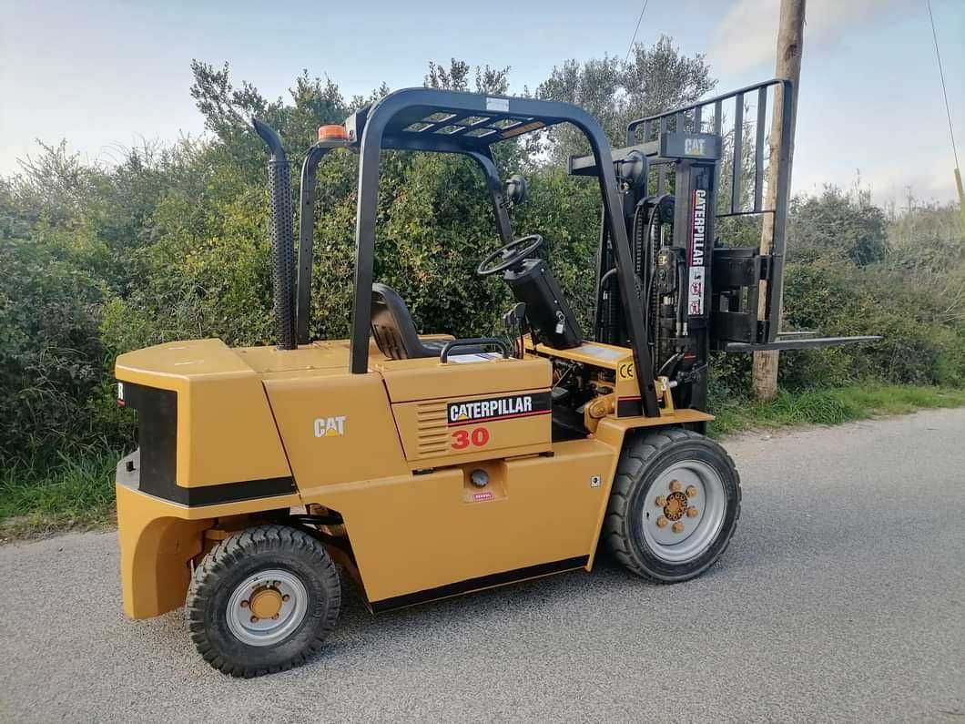 Empilhador Caterpillar Modelo VC 60D Diesel