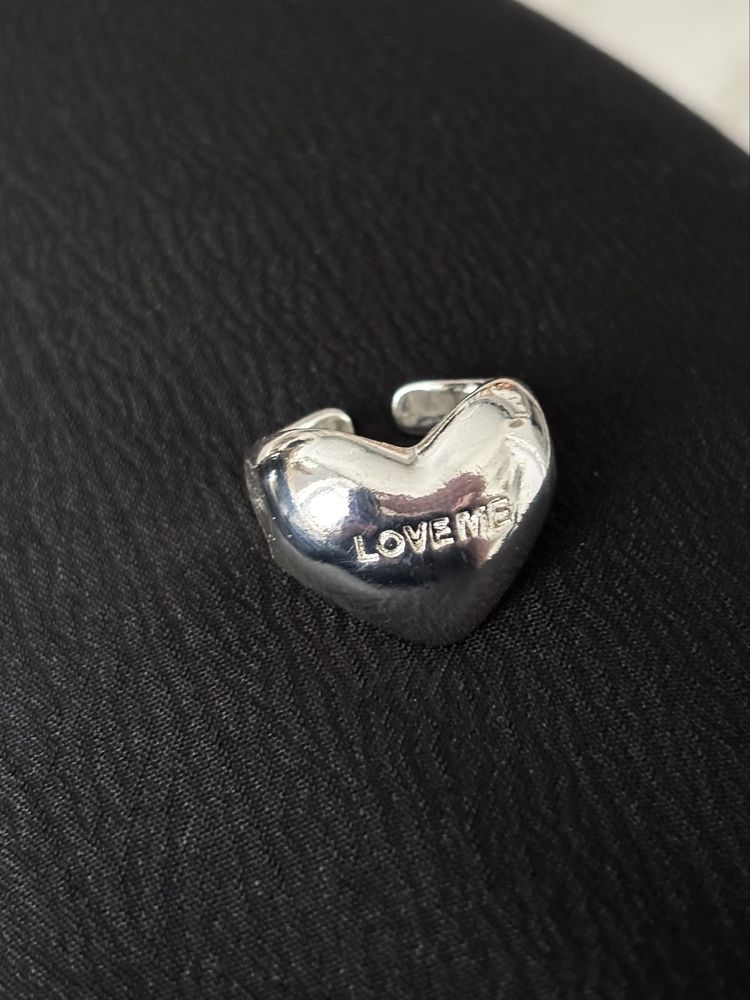 Elegancki duży pierścionek sygnet serce love me srebrny s925