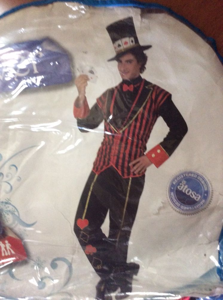 Fatos Halloween H&M e Carnaval Rei de Copas