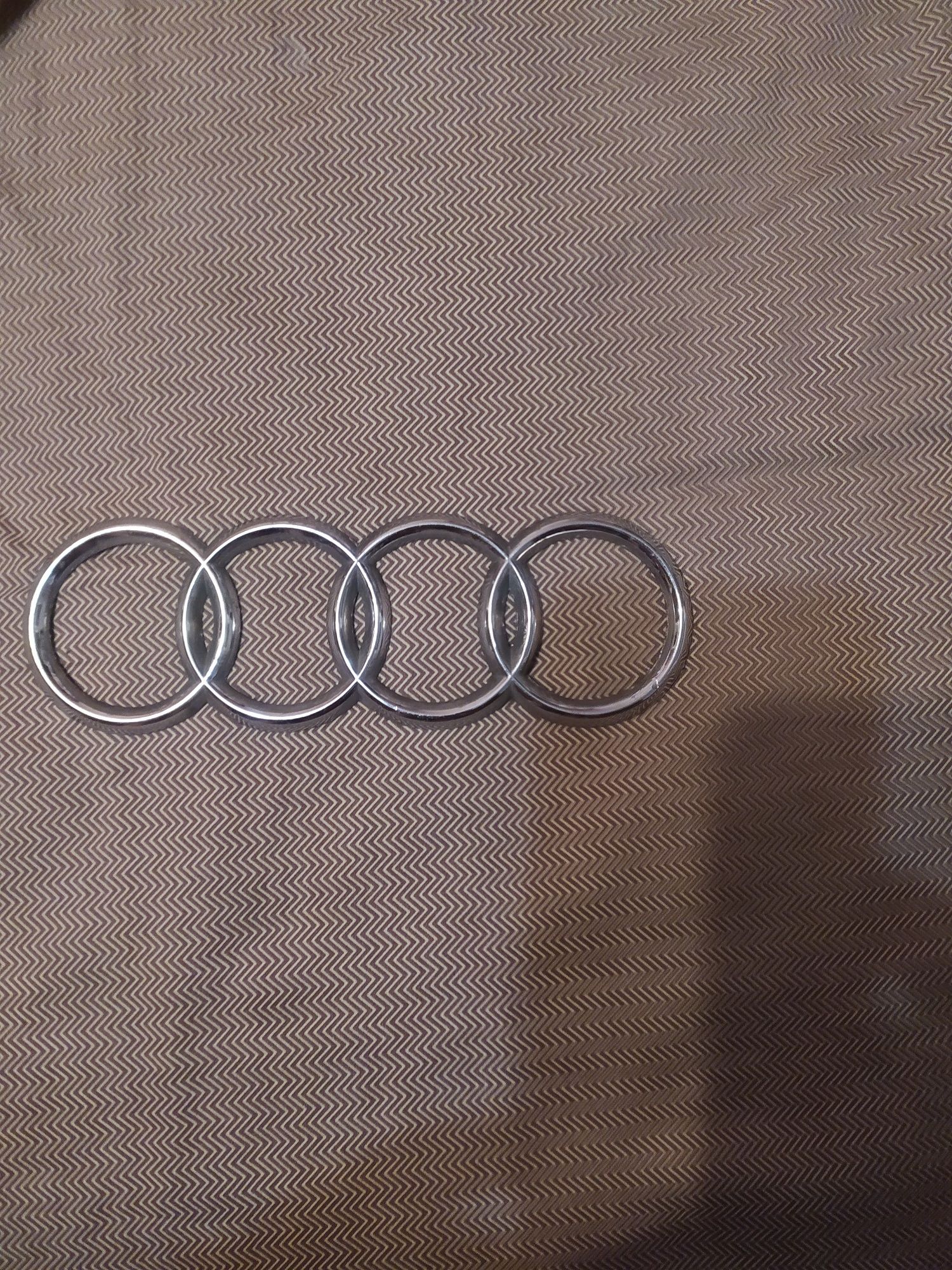 Значок автомобиля Audi