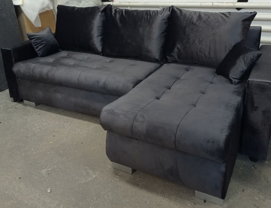 Narożnik z funkcją spania i pojemnikiem na pościel