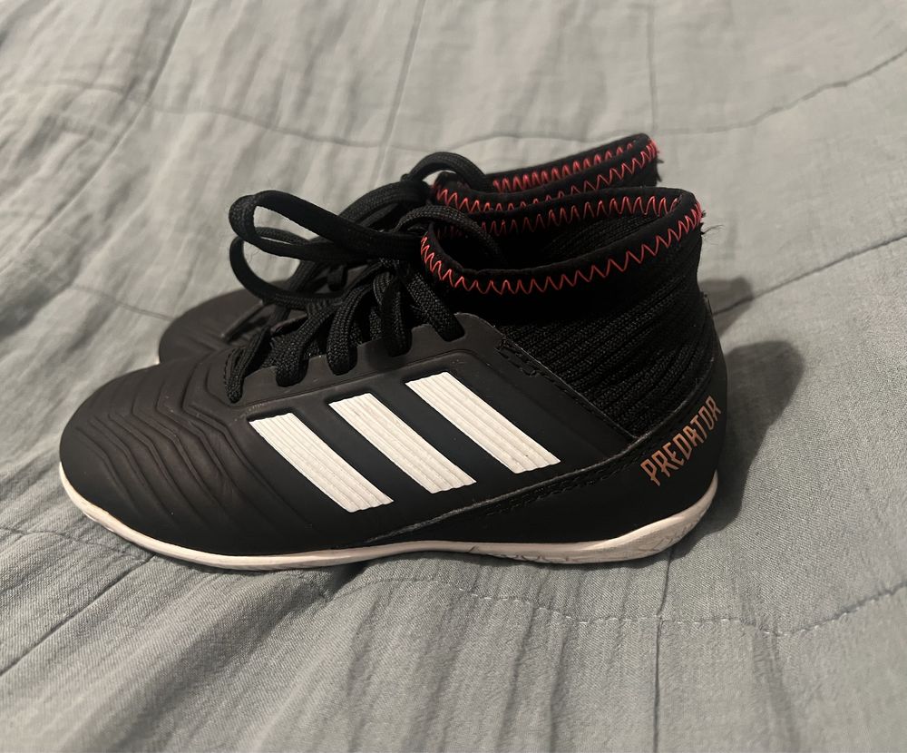 Buty piłkarskie halówki adidas Predator 28,5 (17cm)