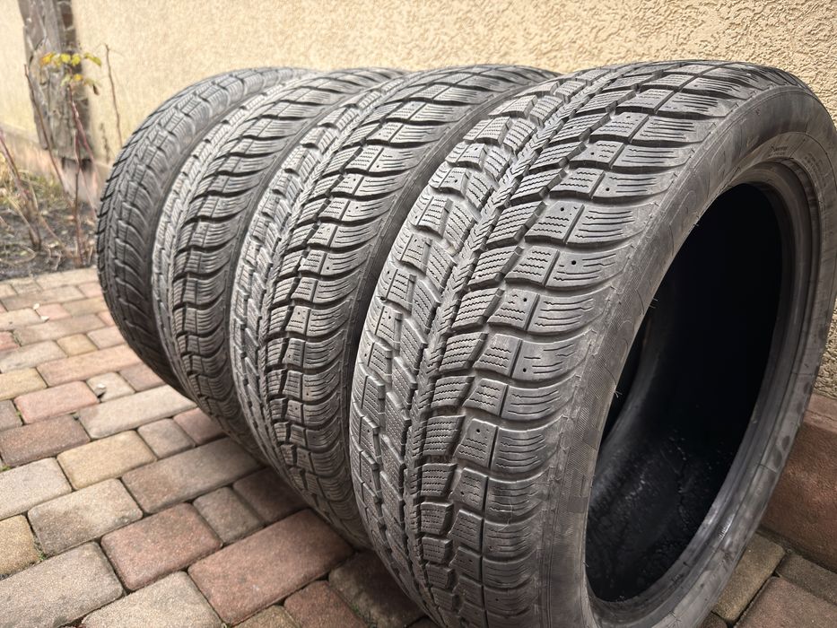 Зимові шини 225/50R18