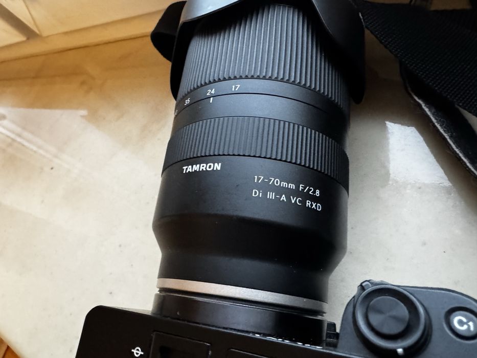 Sony a6000 + tamron 17-50, sony nex 5 + kit 16-55