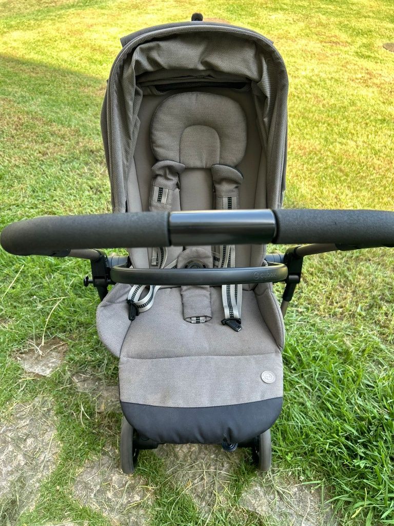 Carrinho de bebé Cybex Melio pouco usado