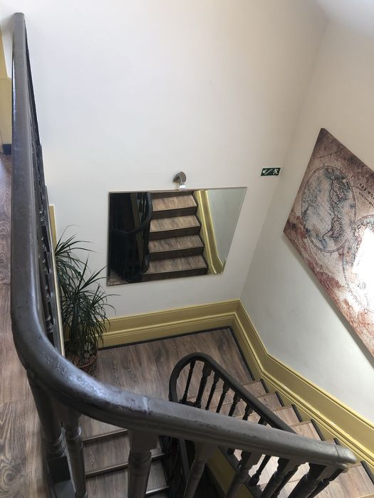 Quarto compartilhado junto à praça da Batalha