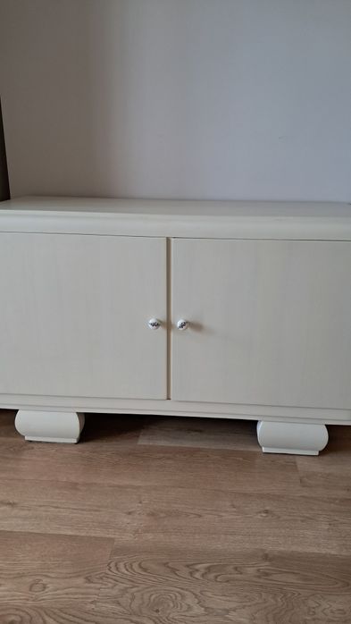 Komoda drewniana po renowacji z lat 50