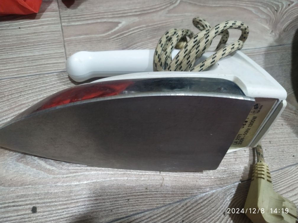 Старие утюги рабочие