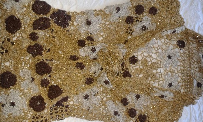 Camisola Renda Dourada