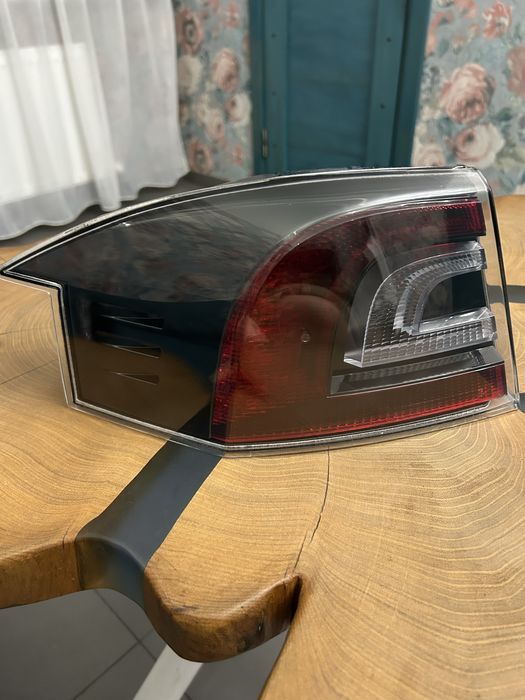 Задние фонари Tesla Model S 2017-2020