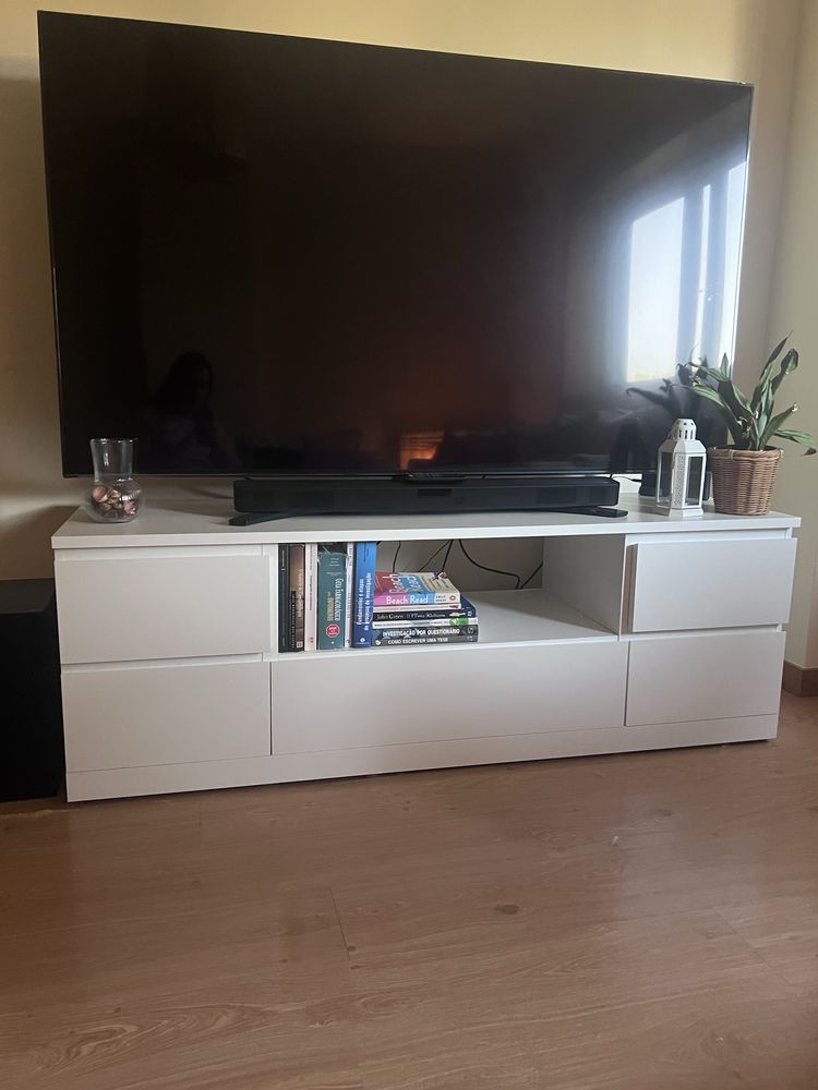 Vendo Móvel Televisão com 2Anos