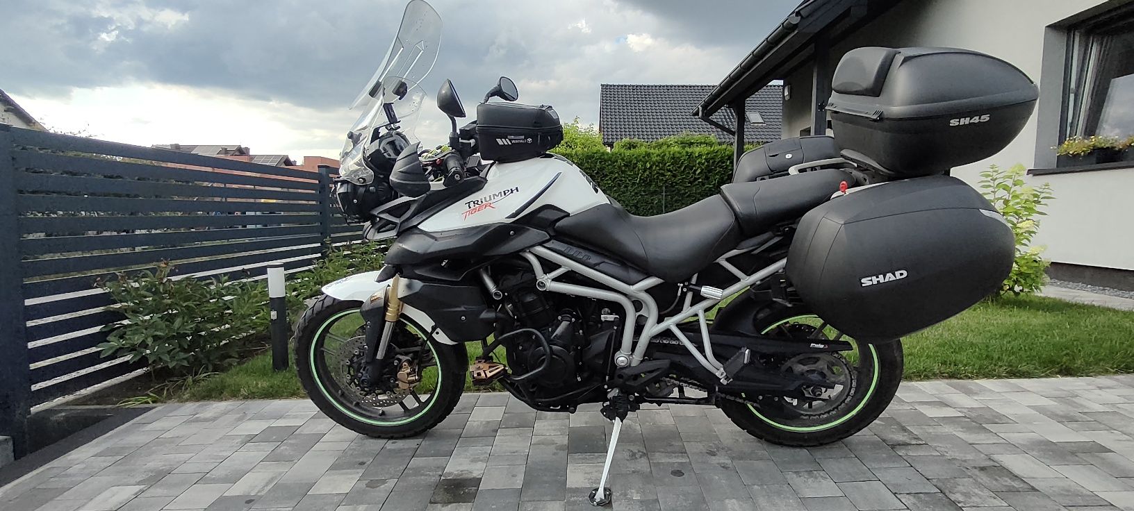 Triumph Tiger 800