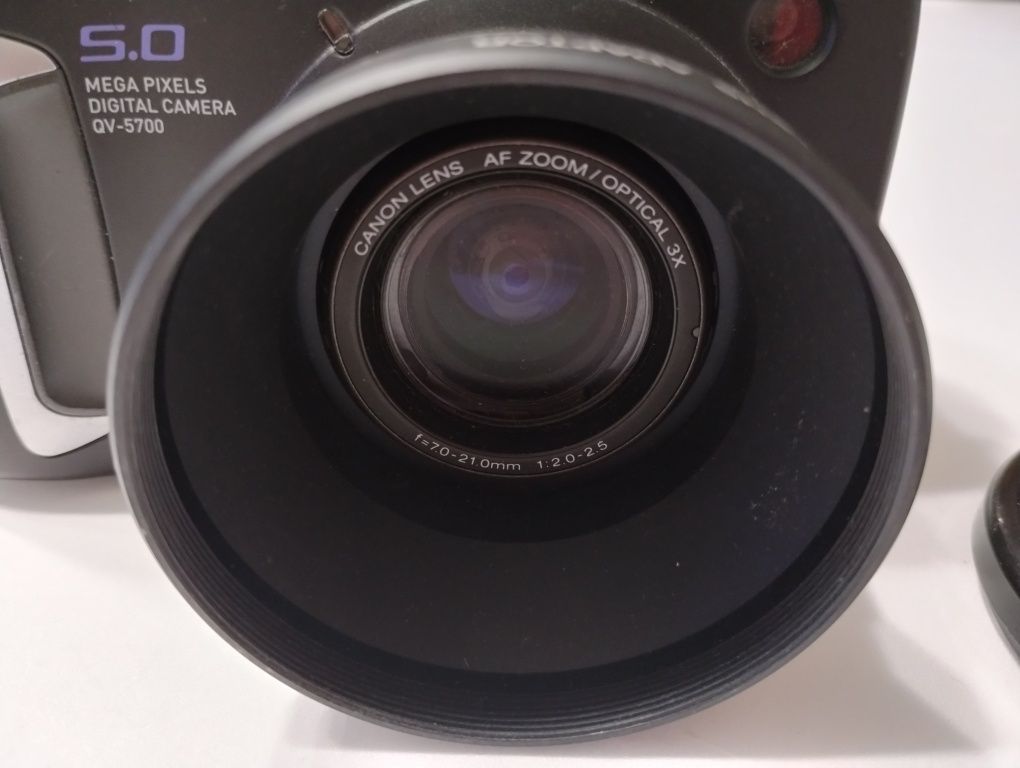 Aparat fotograficzny Casio QV-5700