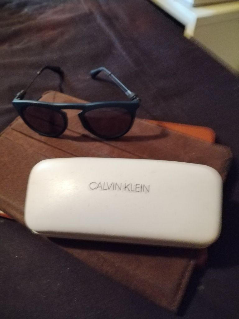 Óculos Novos nunca usados Calvin Klein