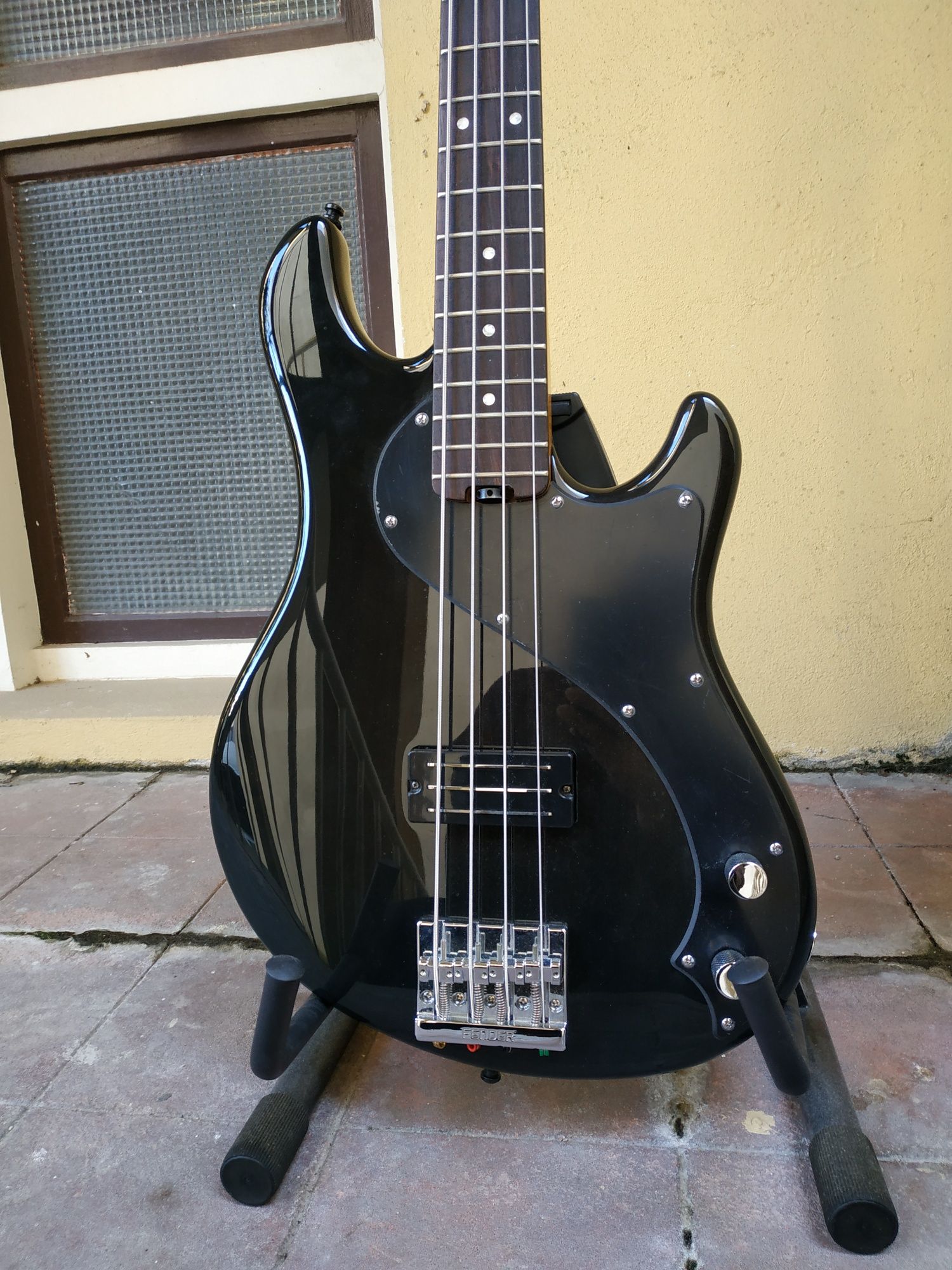 Fender dimension bass