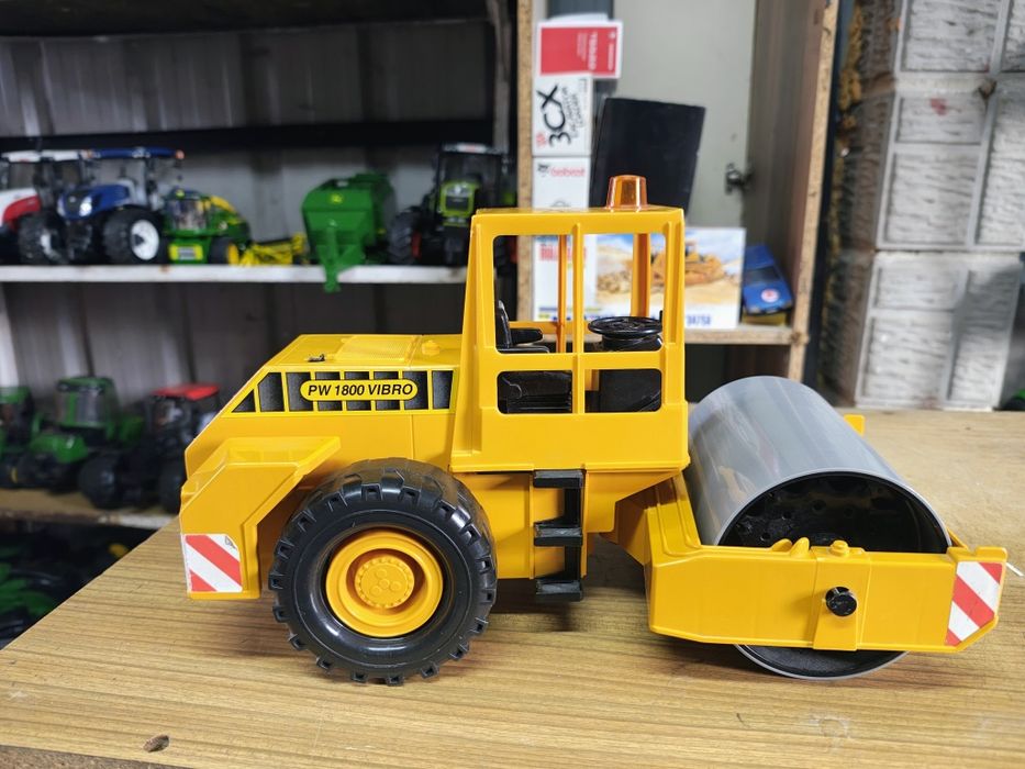 Bruder walec drogowy