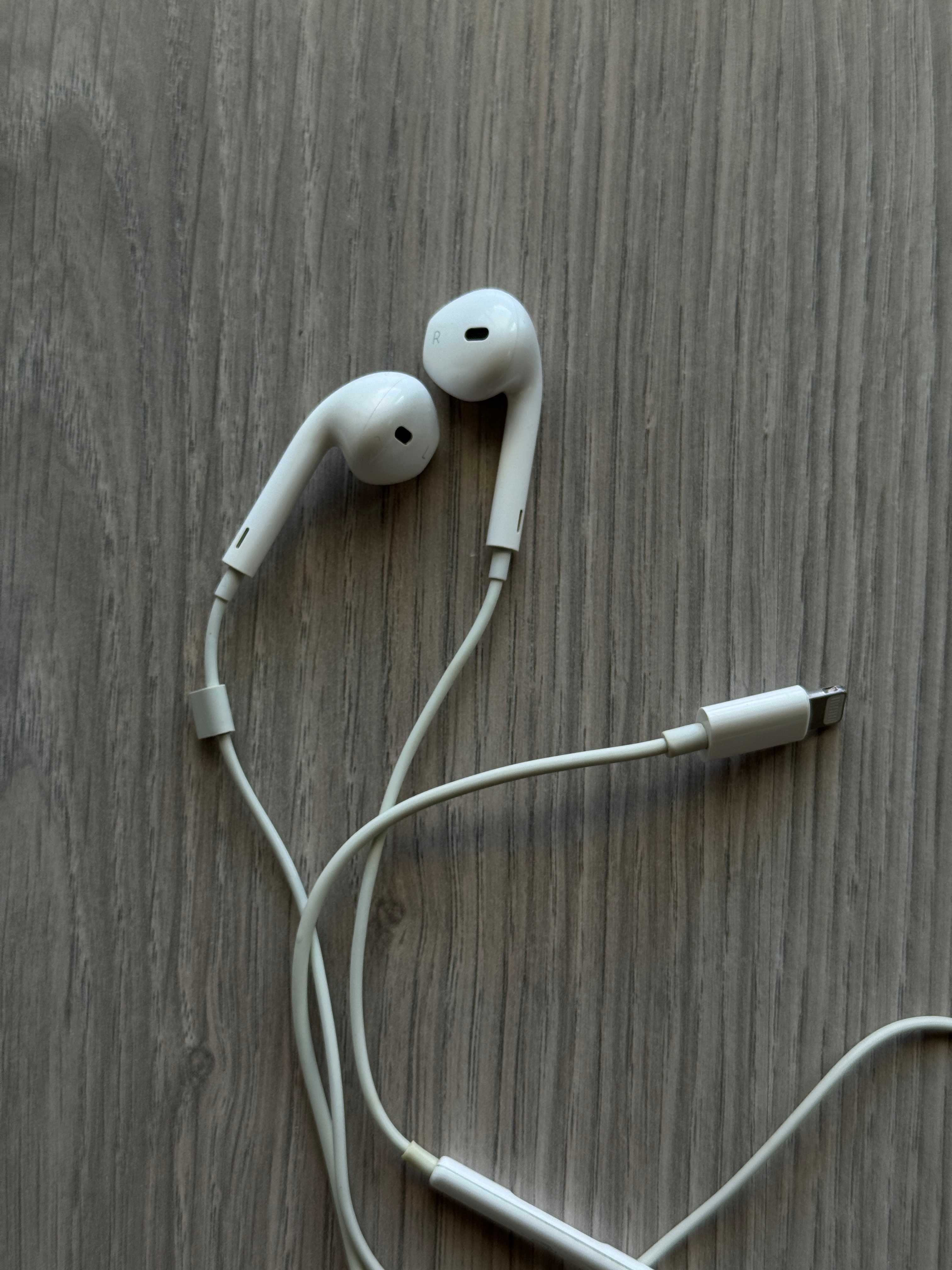 EarPods apple earphones lightning