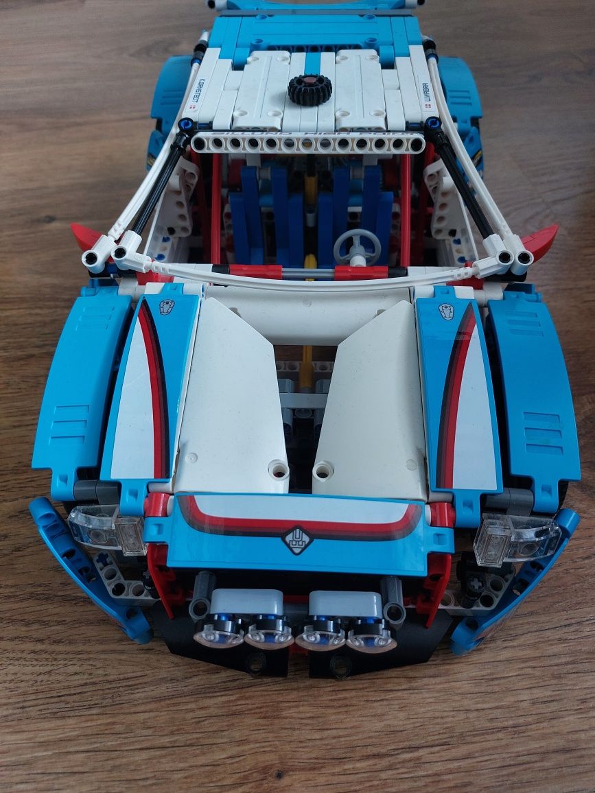 Lego 42077 Technic Niebieska wyścigówka
