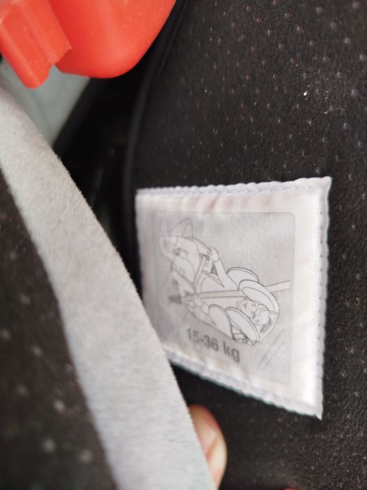 Dwa foteliki Recaro Young Sport