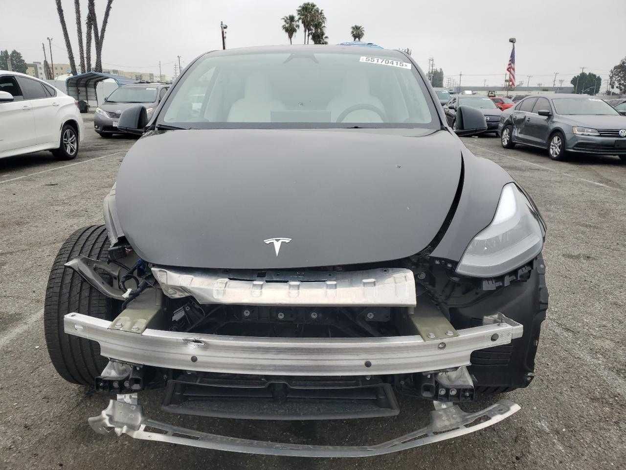 Tesla Model Y 2024 RWD 3/24 в дорозі