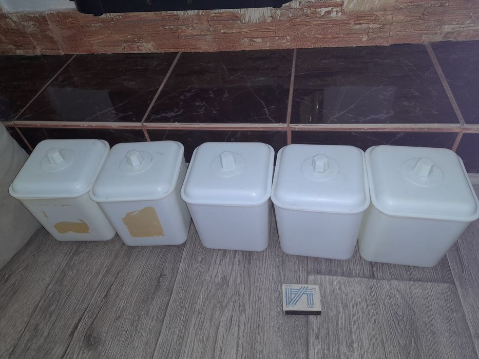 Ємкості для сипучих( радянська пластмаса)