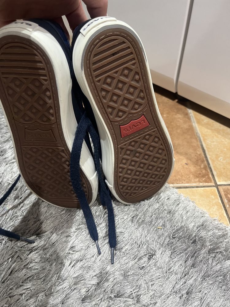 Buty levis tenisowki 37