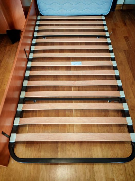 Cama alta solteiro/criança, com cama por baixo e 2 colchões