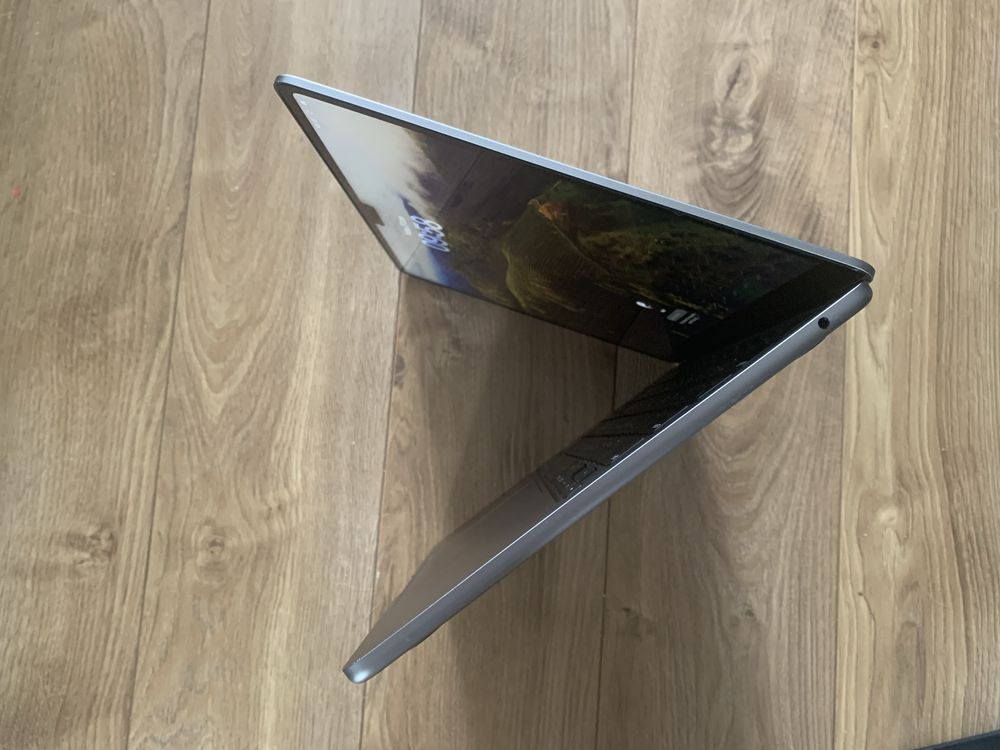 Macbook air m2 , 16gb памяті / 256гб SSD